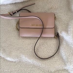 Micheal Kors Jet Set cross body